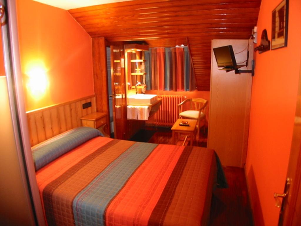 Hotel Navarro Panticosa Habitación foto